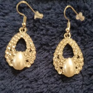 Teardrop Silver Pearl Like Dangle Earrings